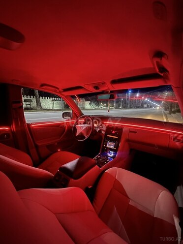 Mercedes E 220-9