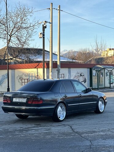 Mercedes E 220-6