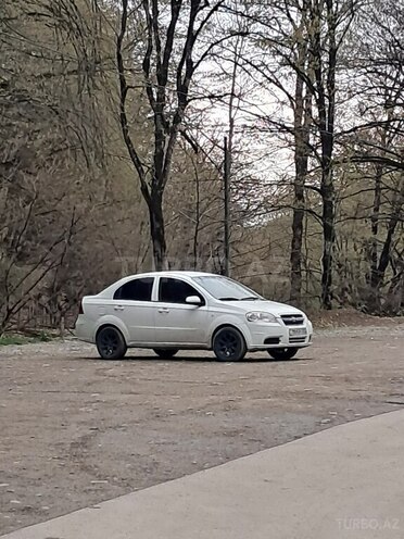 Chevrolet Aveo-12
