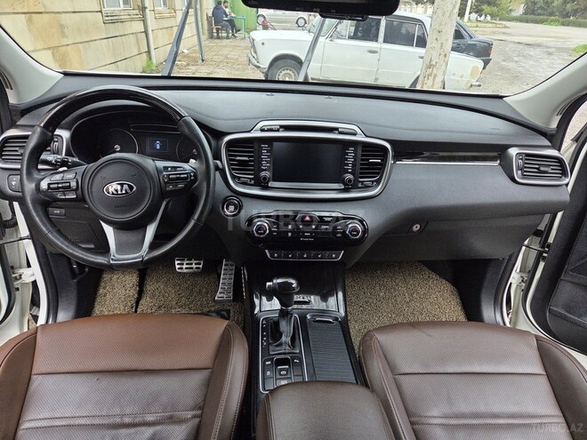 Kia Sorento-12