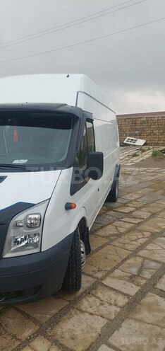 Ford Transit-8
