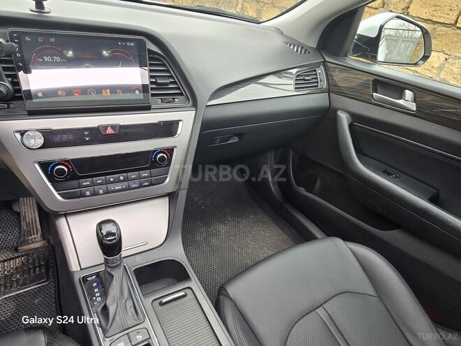 Hyundai Sonata-13
