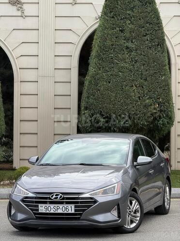 Hyundai Elantra-2