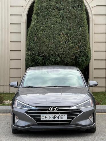 Hyundai Elantra-1