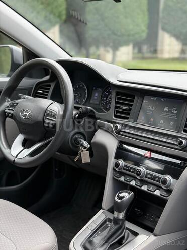 Hyundai Elantra-9