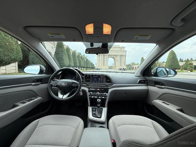 Hyundai Elantra-10