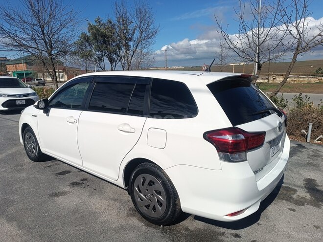 Toyota Corolla Fielder-6