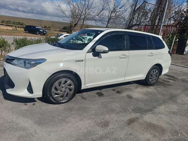 Toyota Corolla Fielder-5