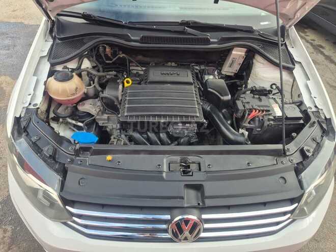 Volkswagen Polo-10