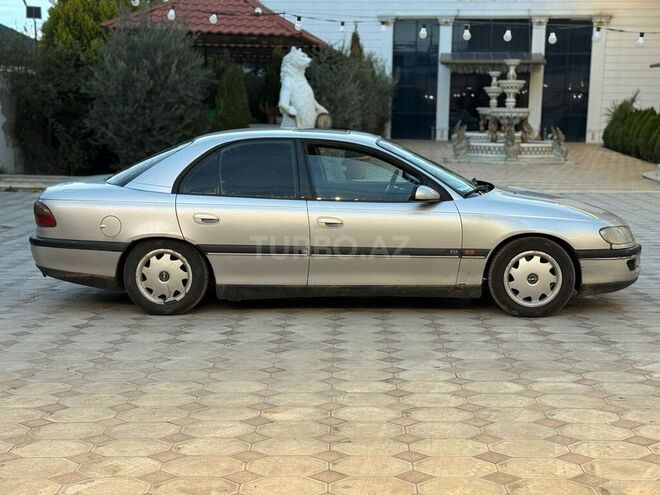 Opel Omega-4