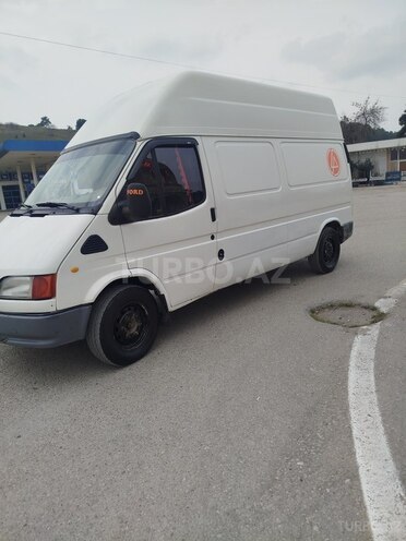 Ford Transit-5