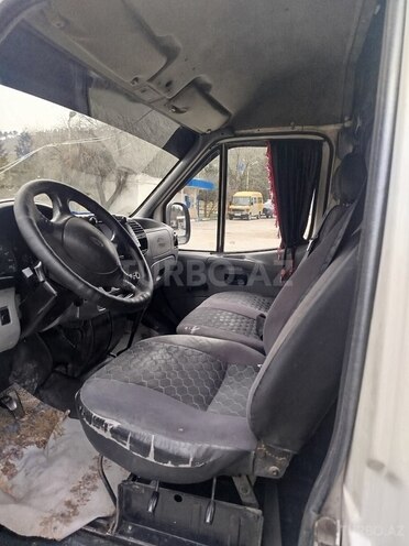 Ford Transit-7