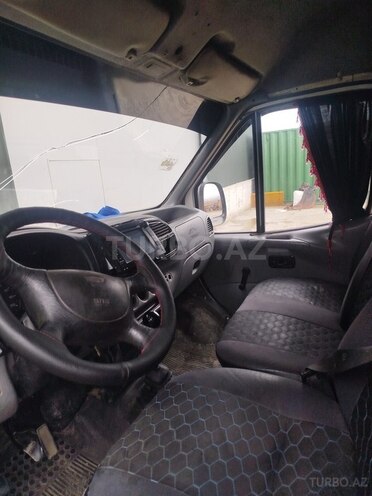 Ford Transit-10