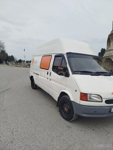 Ford Transit-4