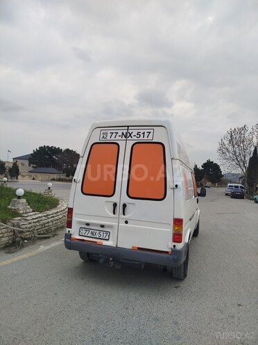 Ford Transit-2