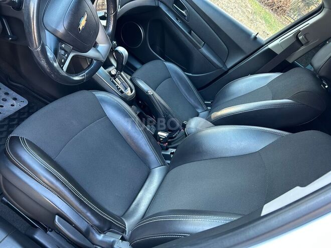 Chevrolet Cruze-14