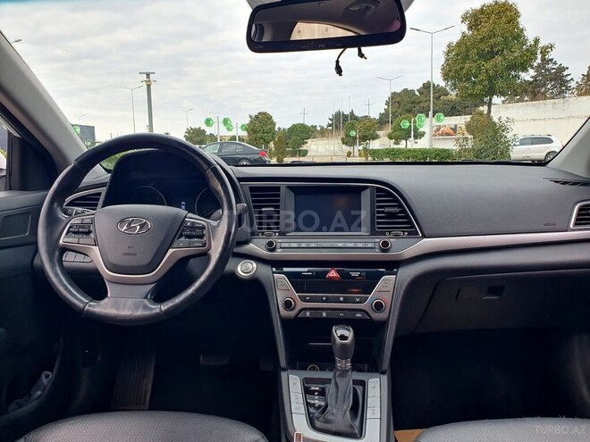 Hyundai Avante-8