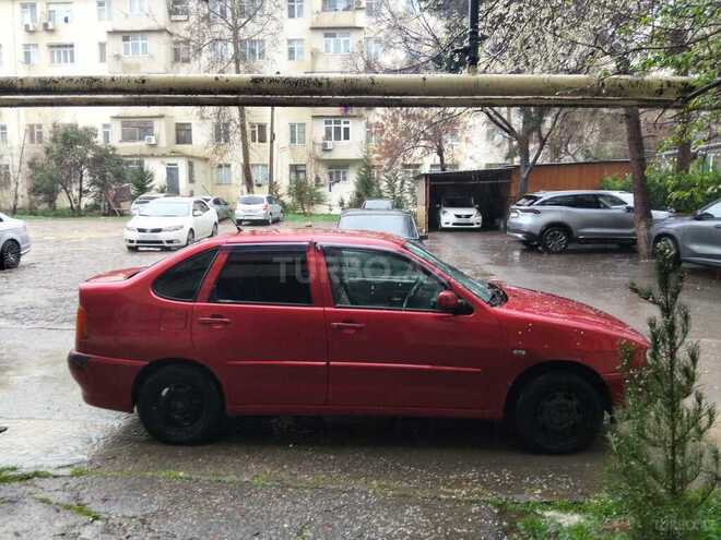 Volkswagen Polo 2001, 297,000 km - 1.6 l - Bakı