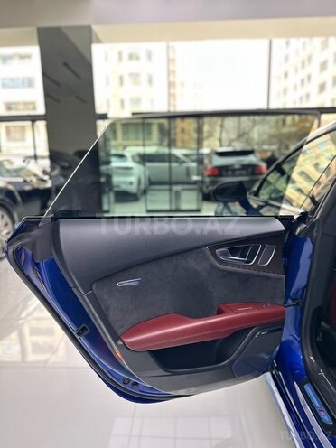 Audi S7-10