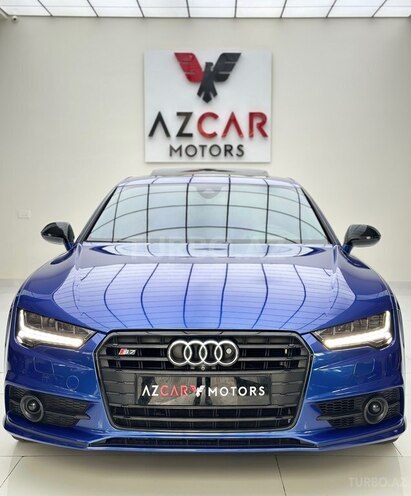 Audi S7-5