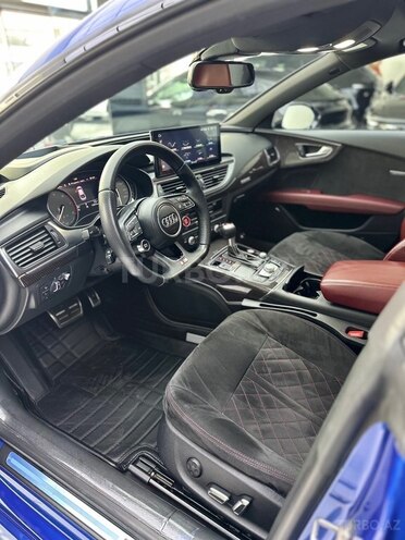 Audi S7-17