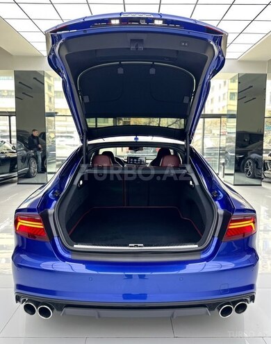 Audi S7-9