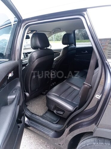 Kia Sorento-9