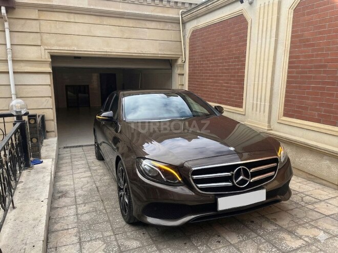 Mercedes E 220 d-4