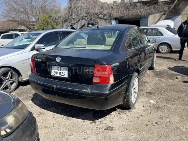Volkswagen Passat-5