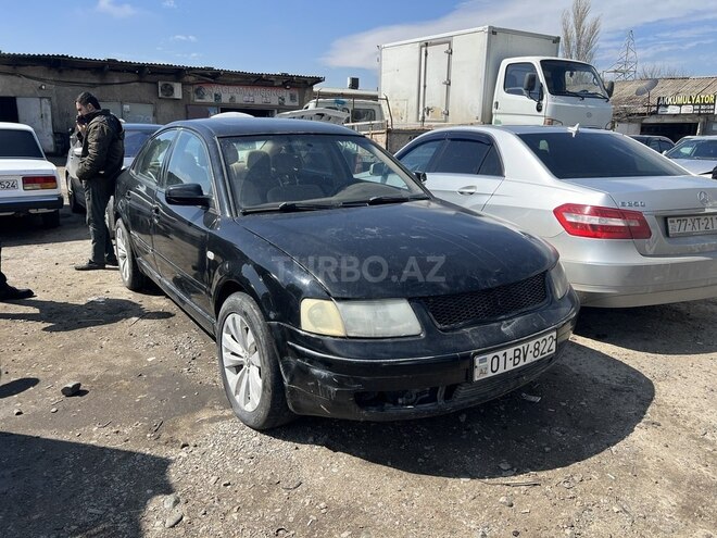 Volkswagen Passat-1