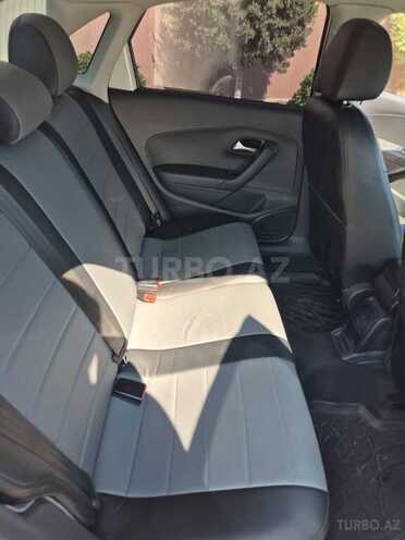 Volkswagen Polo-9