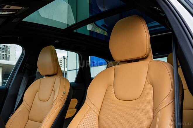 Volvo XC60-6