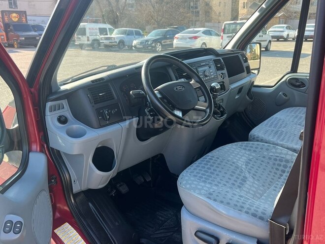 Ford Transit-5