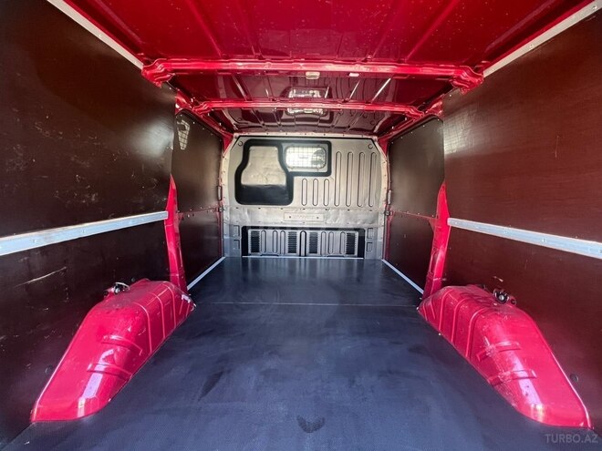 Ford Transit-6
