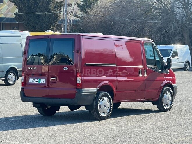 Ford Transit-8