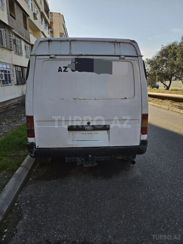 Ford Transit-2