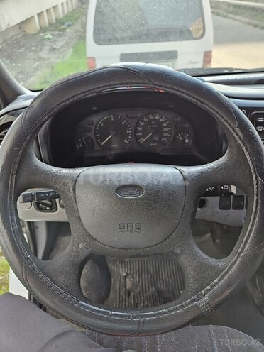 Ford Transit-3