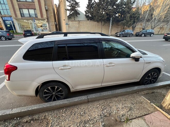 Toyota Corolla Fielder-3