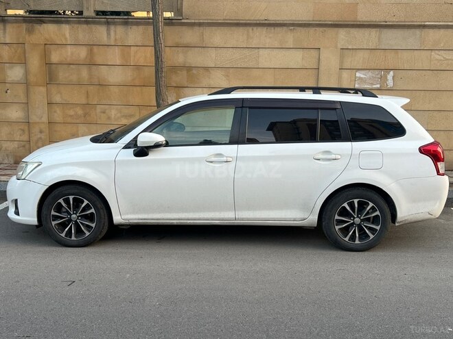 Toyota Corolla Fielder-4