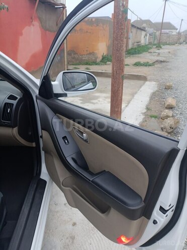 Hyundai Elantra-6