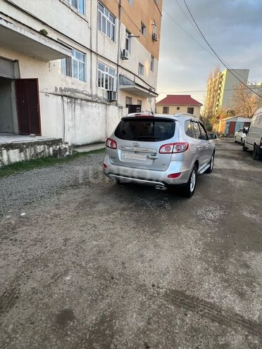 Hyundai Santa Fe-13