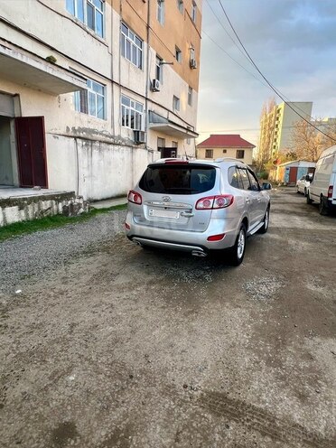 Hyundai Santa Fe-12