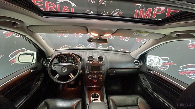 Mercedes GL 550 4MATIC-14