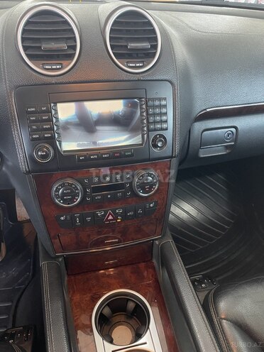 Mercedes GL 550 4MATIC-17