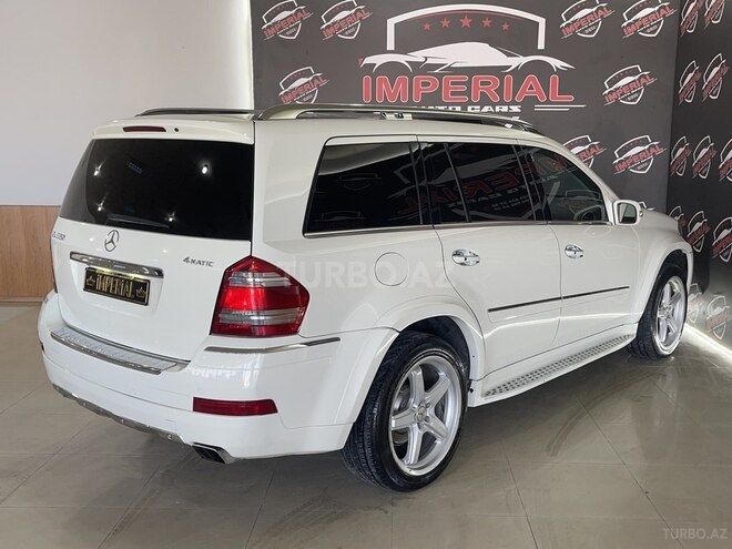 Mercedes GL 550 4MATIC-9