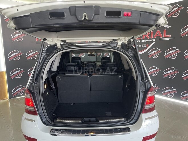 Mercedes GL 550 4MATIC-10