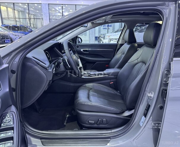 Hyundai Sonata-11
