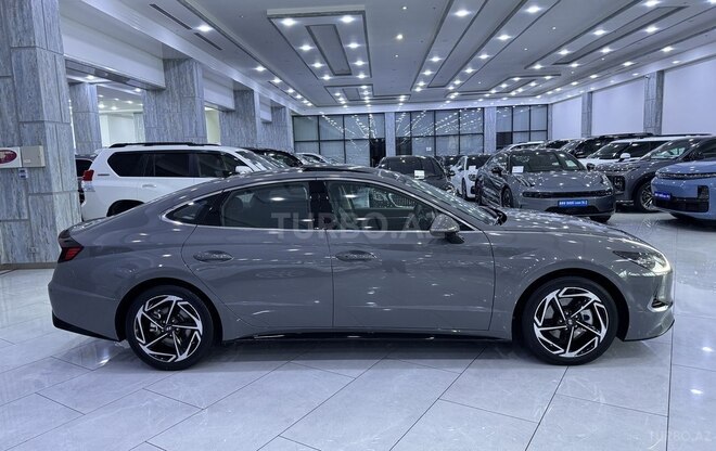 Hyundai Sonata-4
