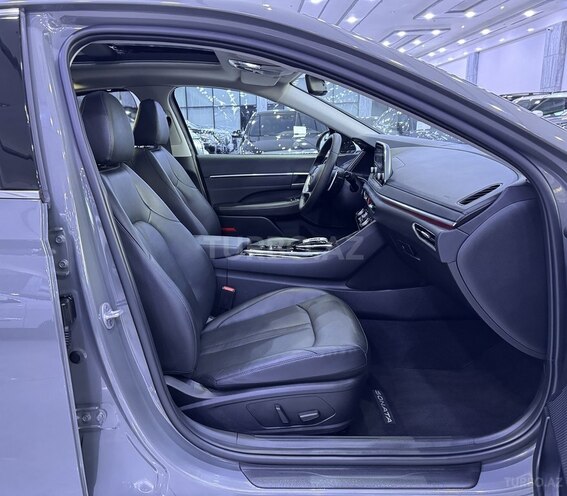 Hyundai Sonata-12