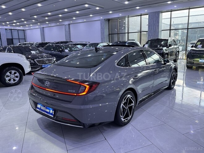 Hyundai Sonata-5